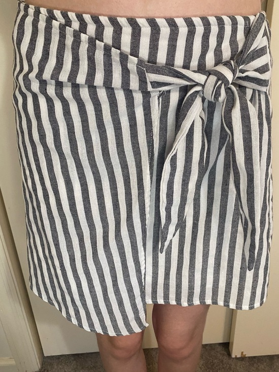 FAVLUX Dresses & Skirts - FAVLUX White and Gray Vertical Stripe Tie-Front Linen Mini Skirt size small